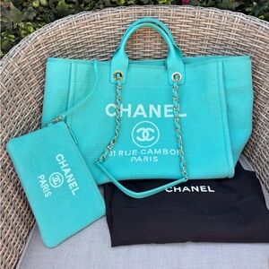 Authentic CHANEL 2025 Deauville Large Turquoise blue excellent condition